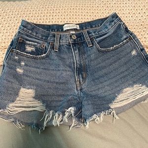 Abercrombie & Fitch distressed denim short